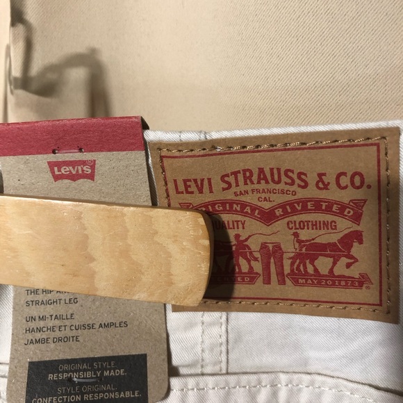 NWT Levi’s cream Utility Pant - Picture 10 of 13